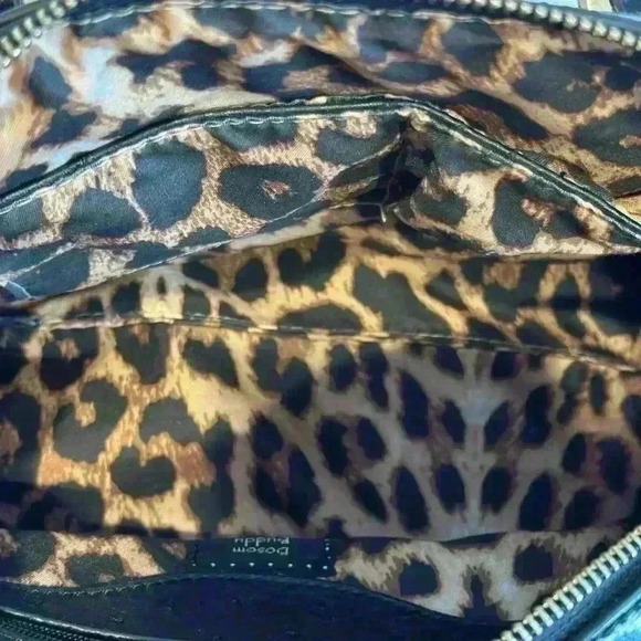 NWT! 🐝🐝🐝Handmade Bosom Buddy Bag Black with Large Gold Bee Closure - Picture 5 of 11